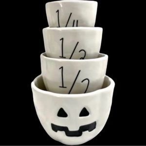 RAE DUNN Peanuts Measuring Cups